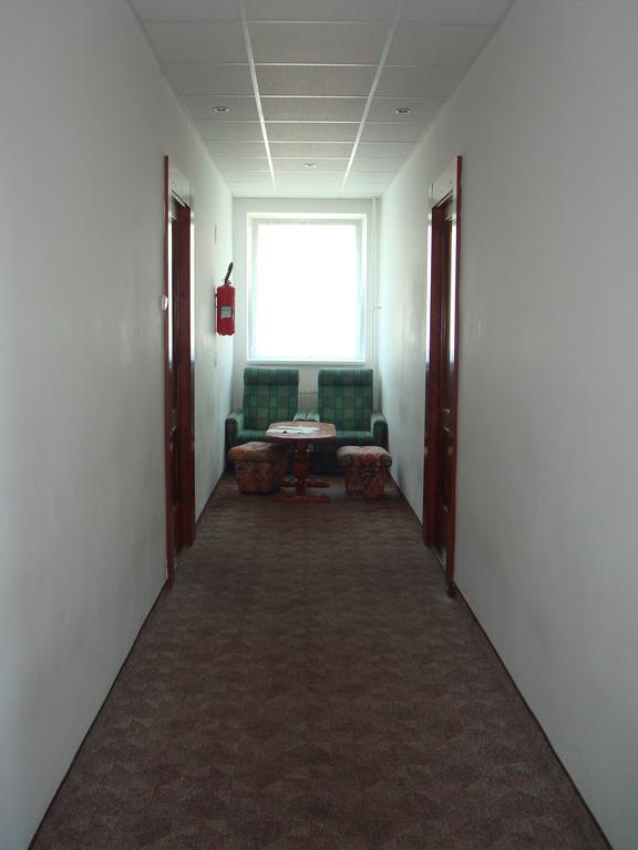 Hotel Termal Tiszaujvaros Ruang foto
