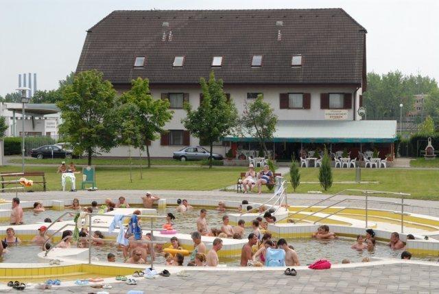 Hotel Termal Tiszaujvaros Bagian luar foto