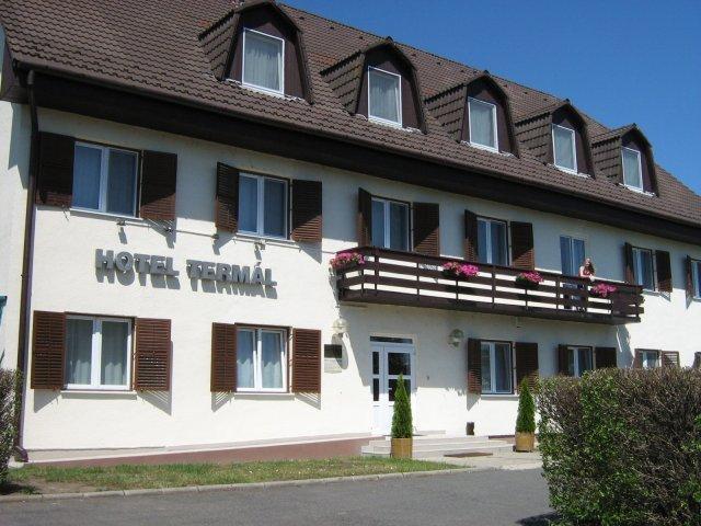 Hotel Termal Tiszaujvaros Bagian luar foto